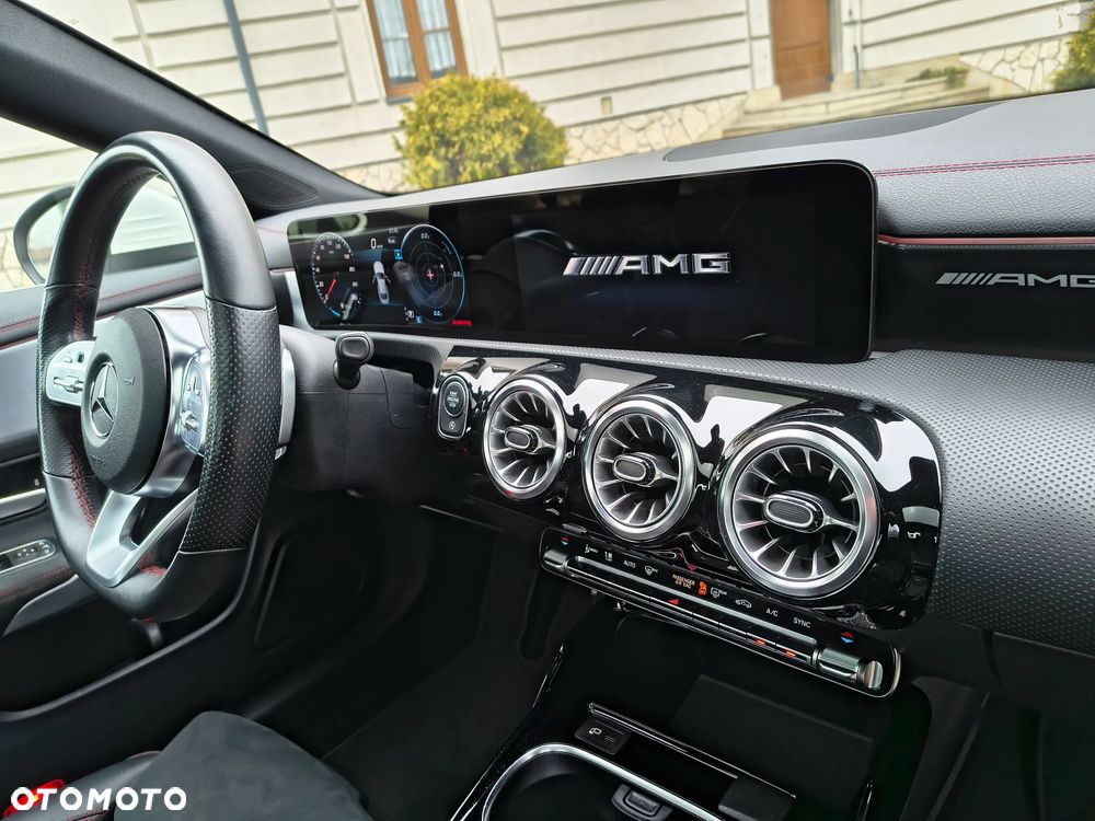 Mercedes-Benz CLA AMG 35 4Matic B AMG Speedshift 7G-DCT - 29