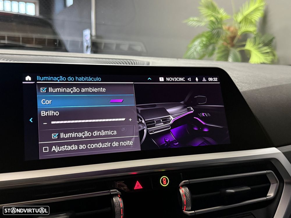 BMW 330 e Pack Desportivo M Auto - 18