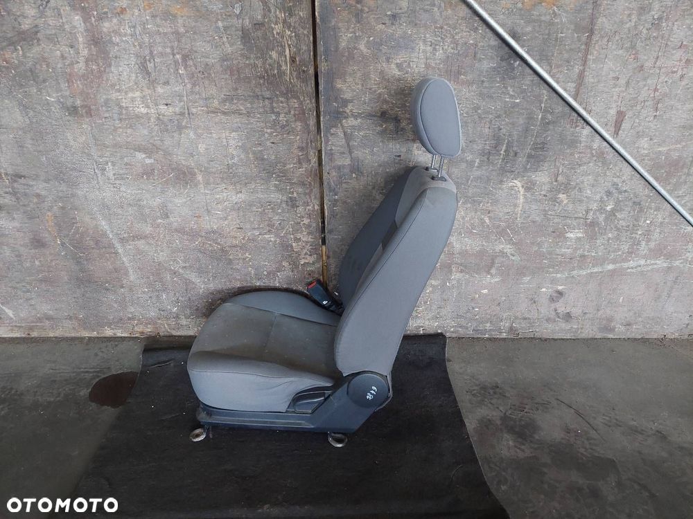 FOTEL LEWY PRZÓD HYUNDAI GETZ I - 4