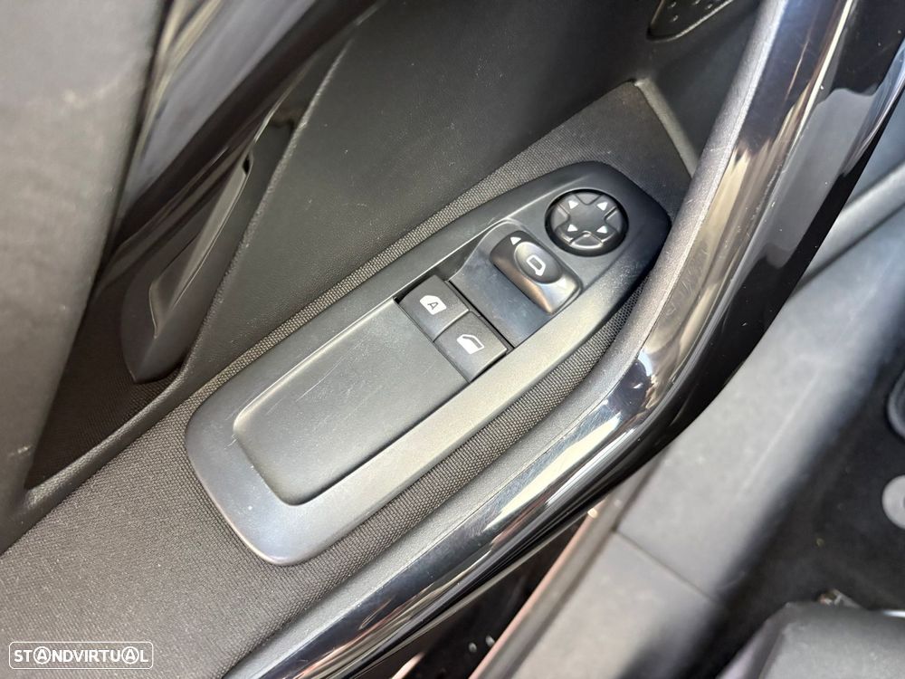Peugeot 208 1.2 PureTech Style - 10