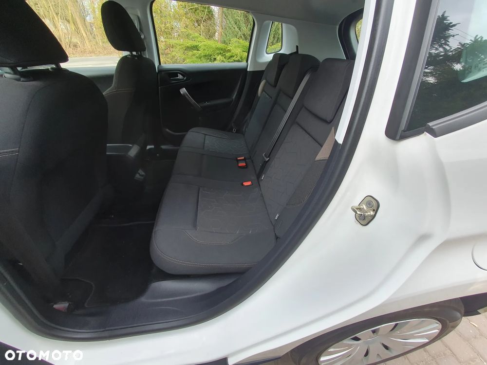 Peugeot 2008 1.6 e-HDi Active S&S - 11