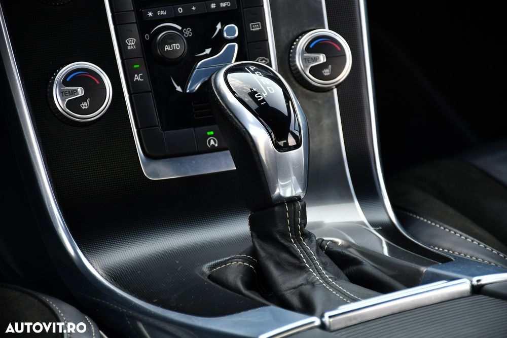 Volvo S60 D5 Geartronic RDesign - 16