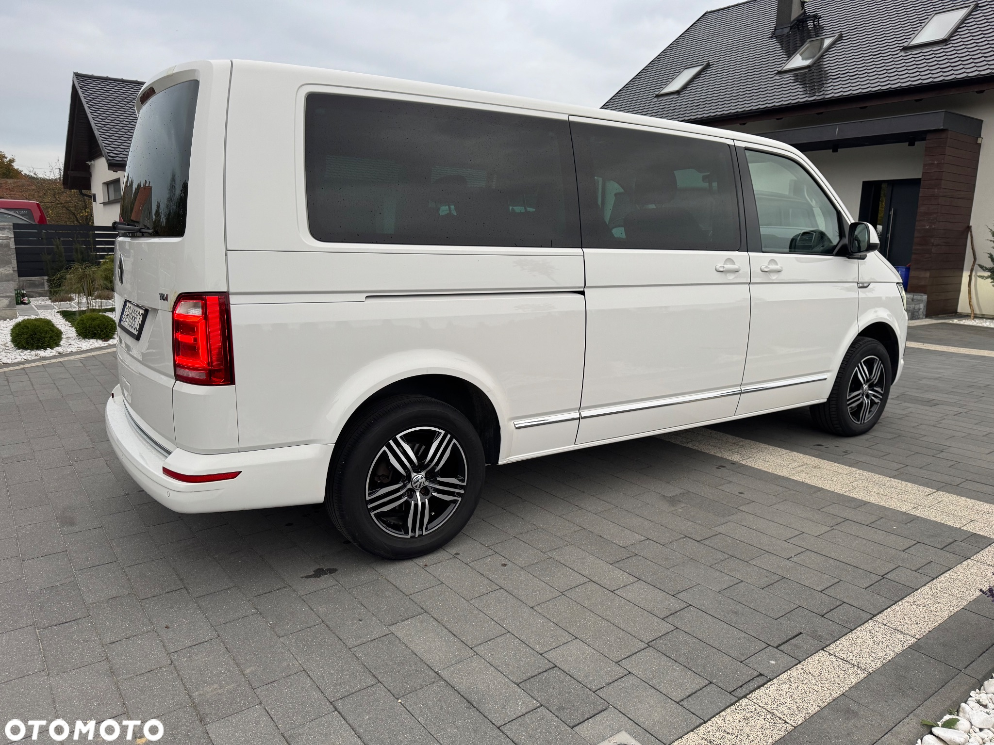 Volkswagen Multivan - 5