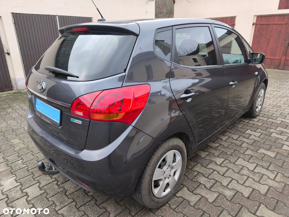 Kia Venga 1.6 CRDi 128 Titanium Collection - 2