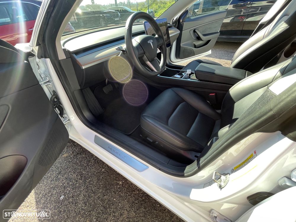 Tesla Model 3 Standard Range Plus RWD - 3
