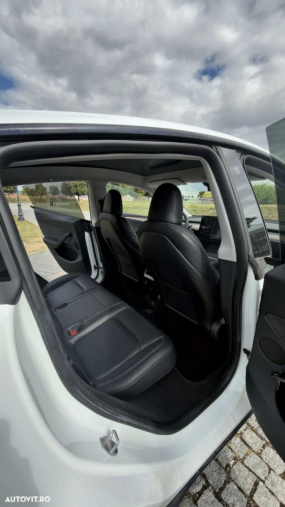 Tesla Model Y RWD - 9