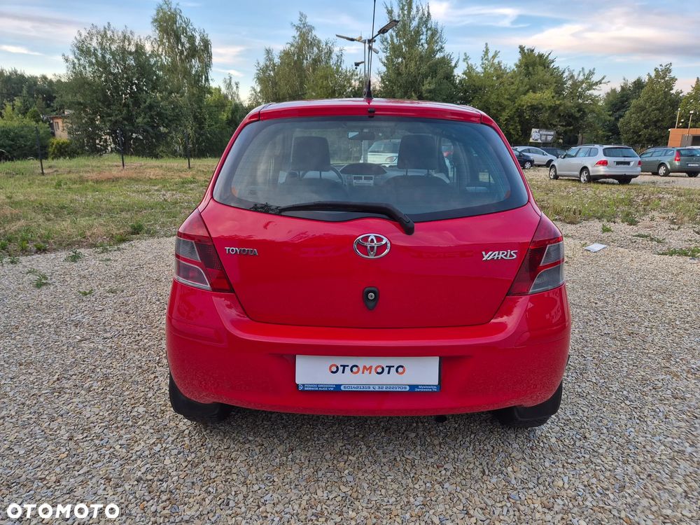 Toyota Yaris - 12