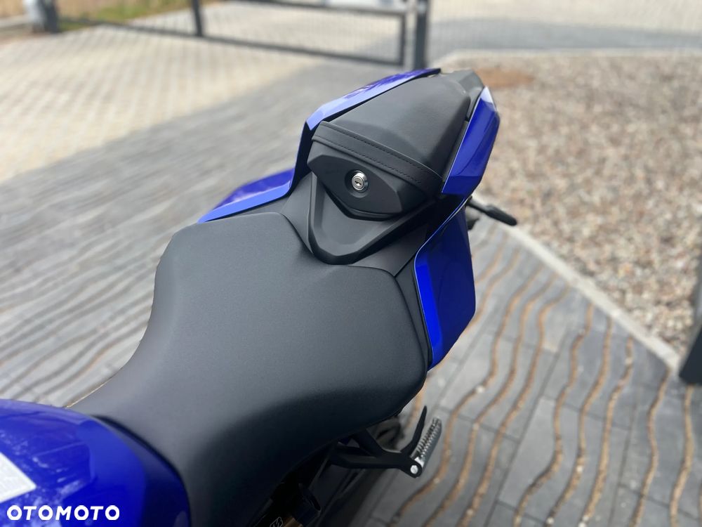 Yamaha R9 - 16