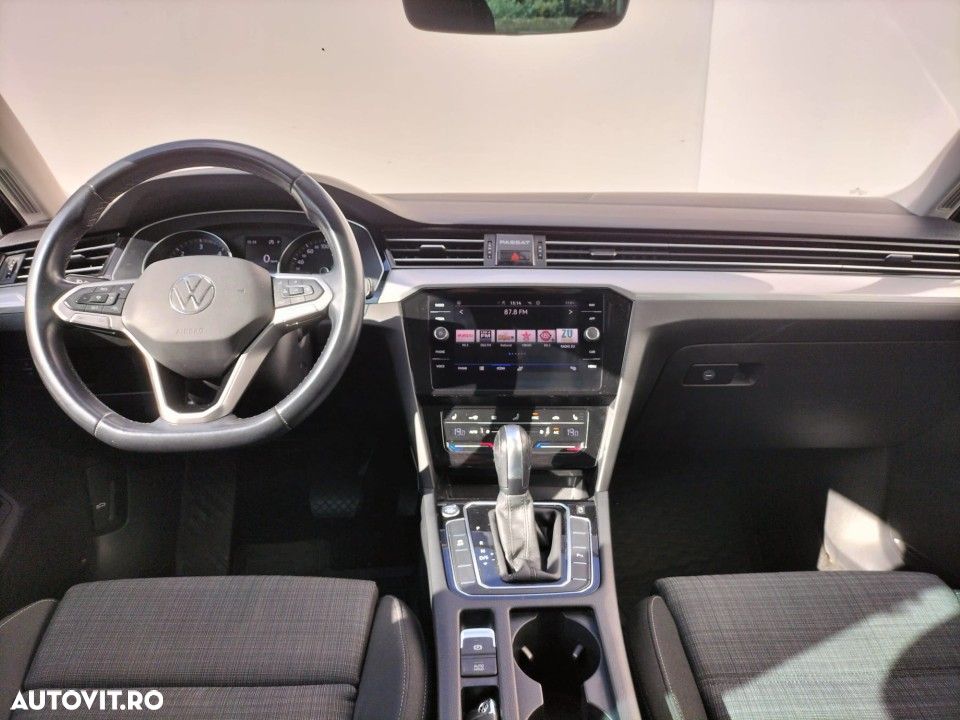 Volkswagen Passat - 16