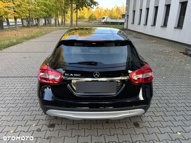 Mercedes-Benz GLA - 10