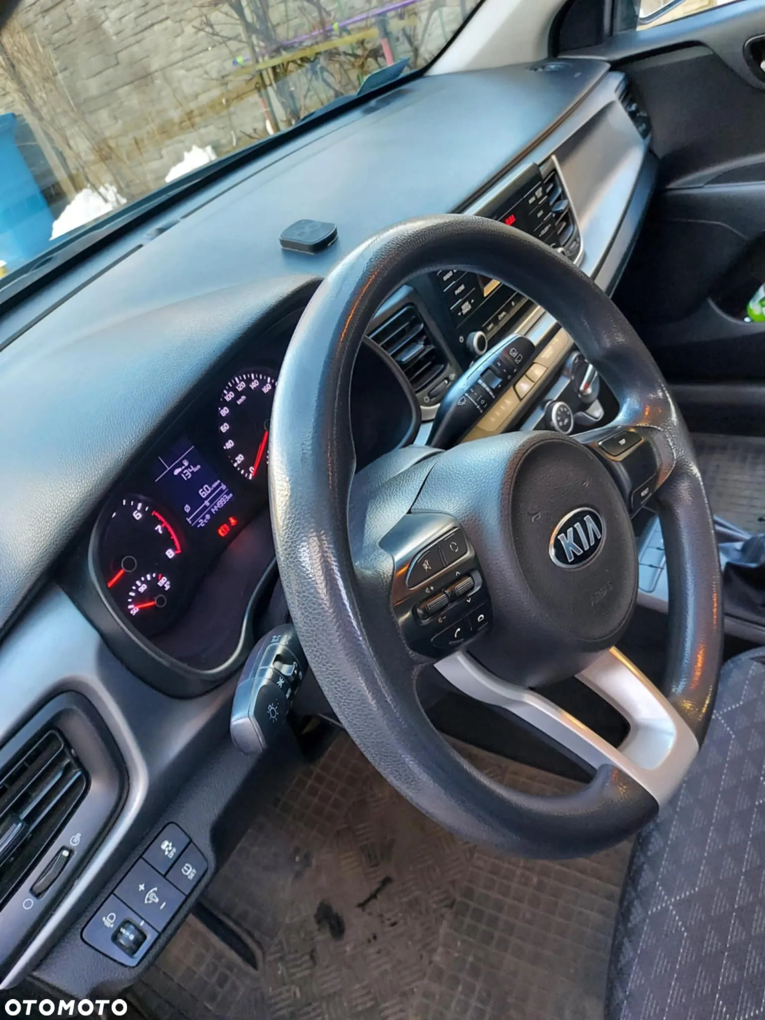 Kia Rio 1.2 L - 11