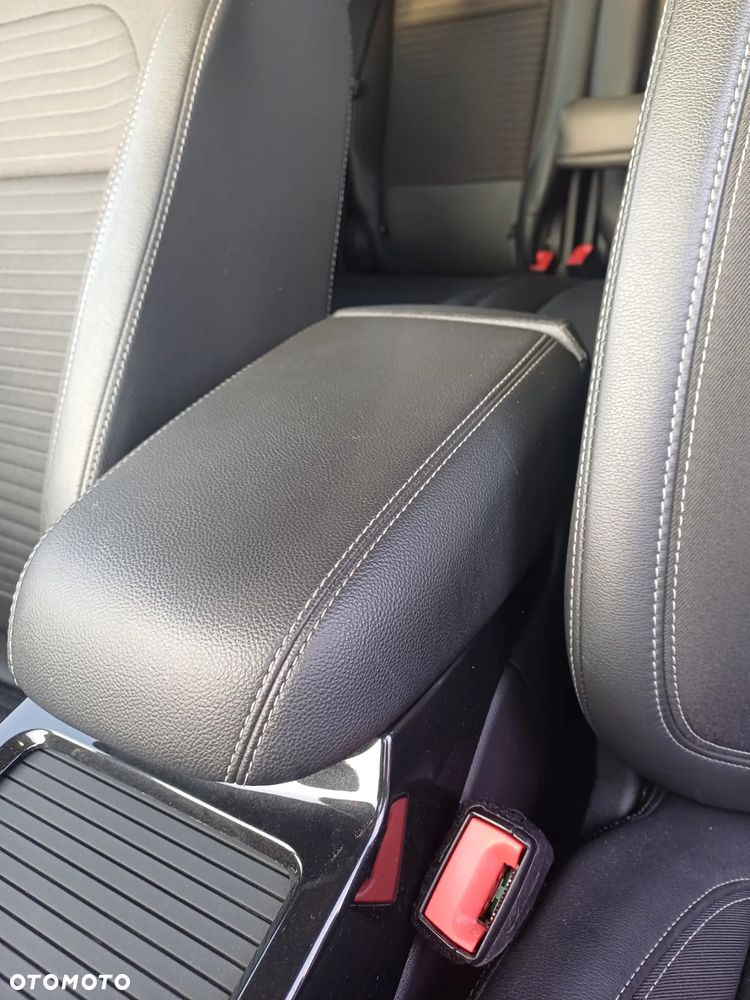 Ford Kuga 1.5 EcoBoost 2x4 Titanium - 19