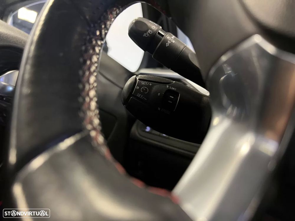 Peugeot 2008 1.2 PureTech GT - 37