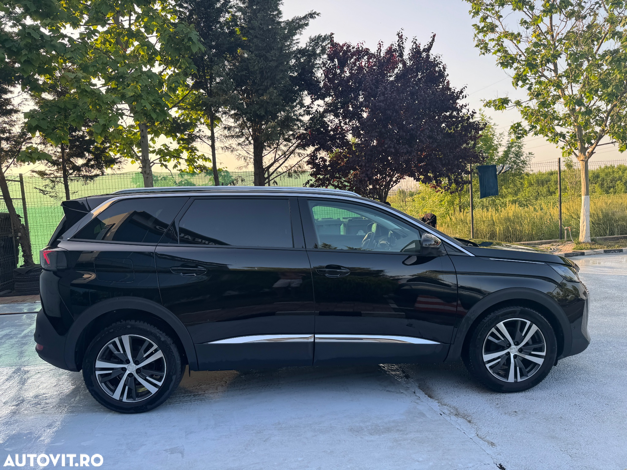 Peugeot 5008 1.2L 136 e-DCS6 MHEV Allure Pack - 17