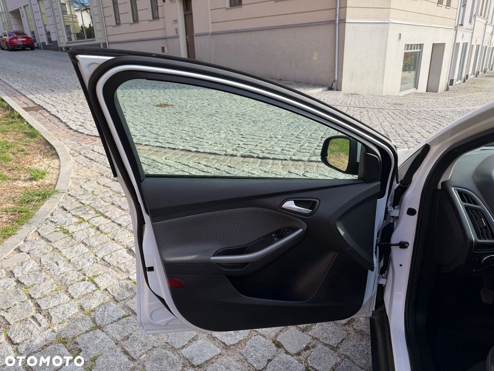 Ford Focus 1.6 TDCi DPF Titanium - 27