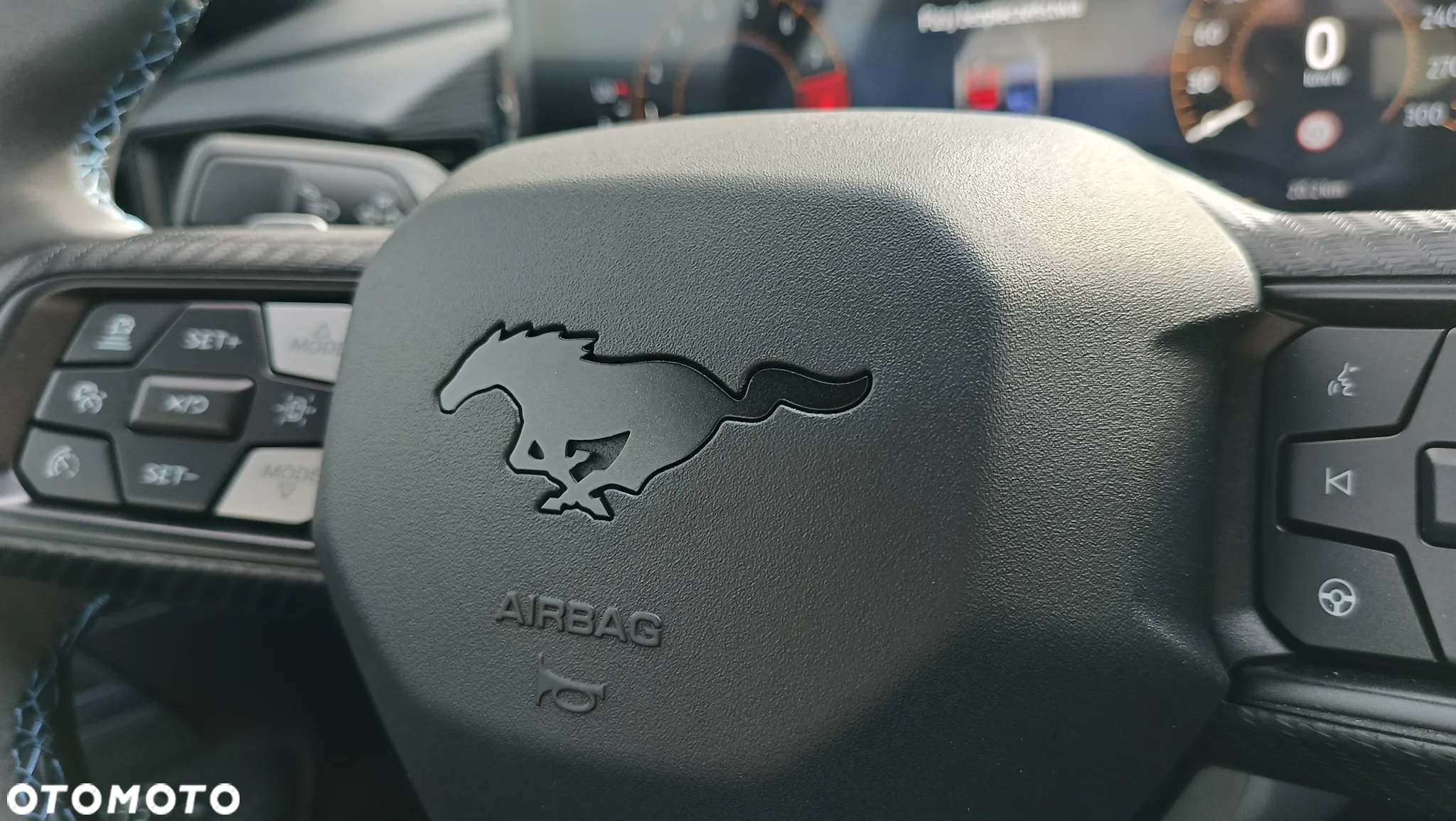 Ford Mustang - 24