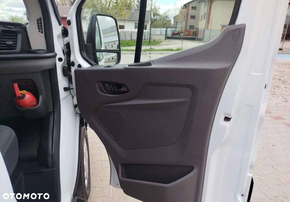 Ford Transit - 23