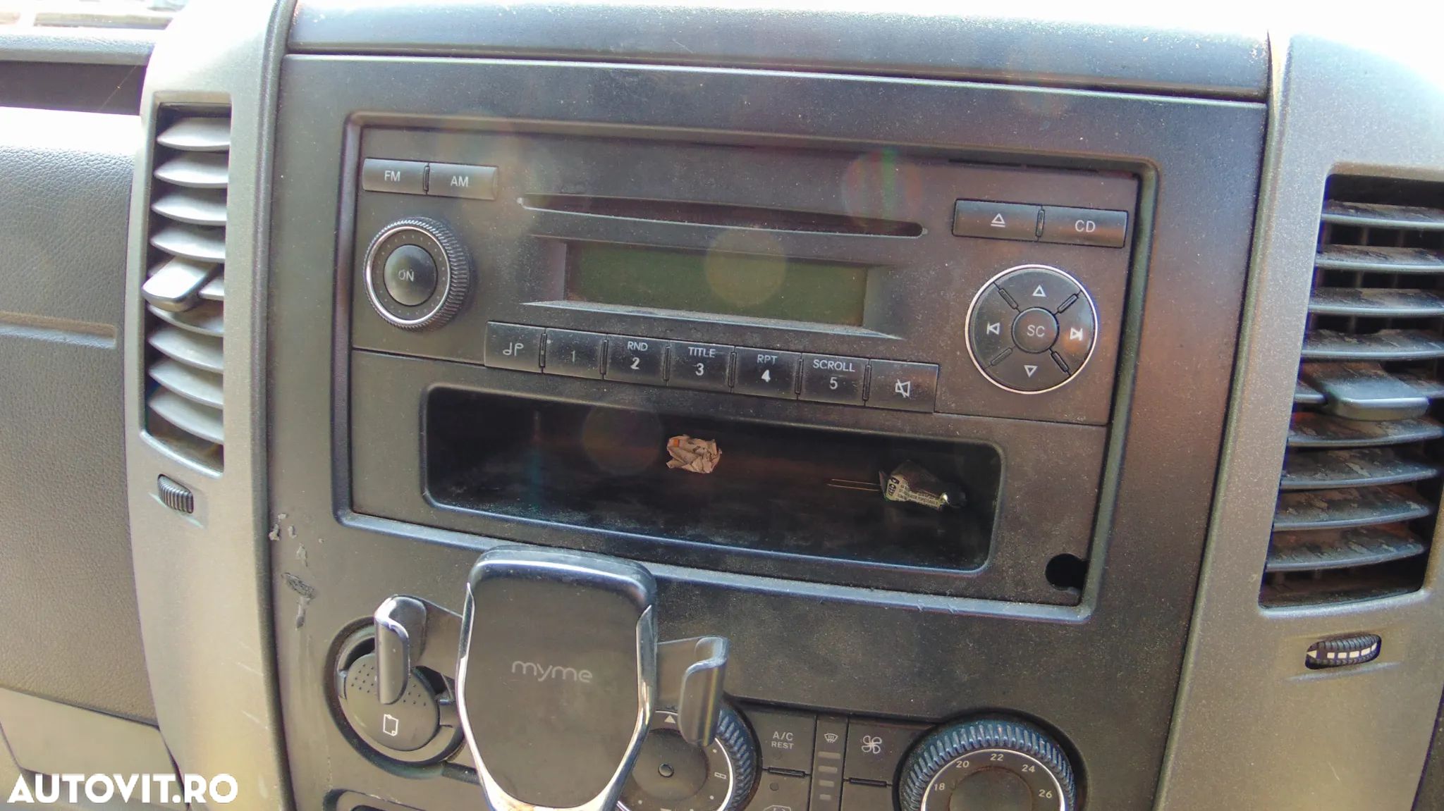 Radio CD VW Crafter dezmembrez vw crafter 2.5 - 1