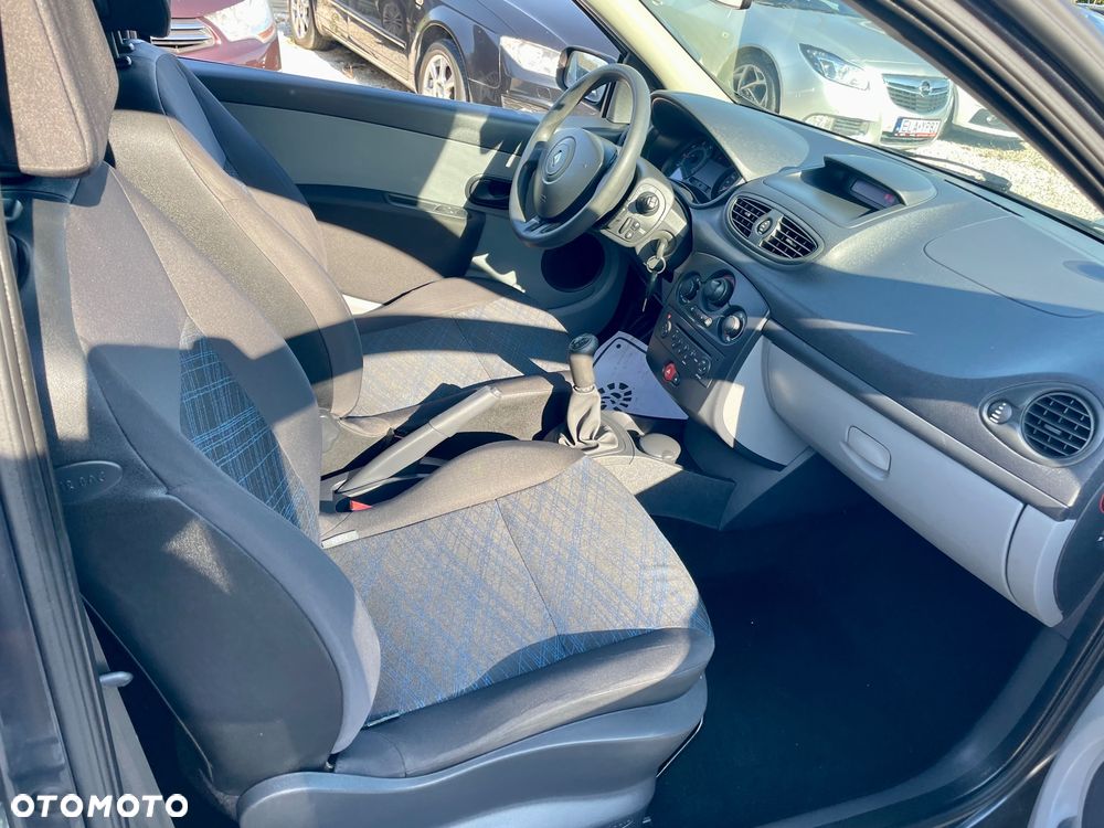 Renault Clio 1.2 16V Authentique - 27