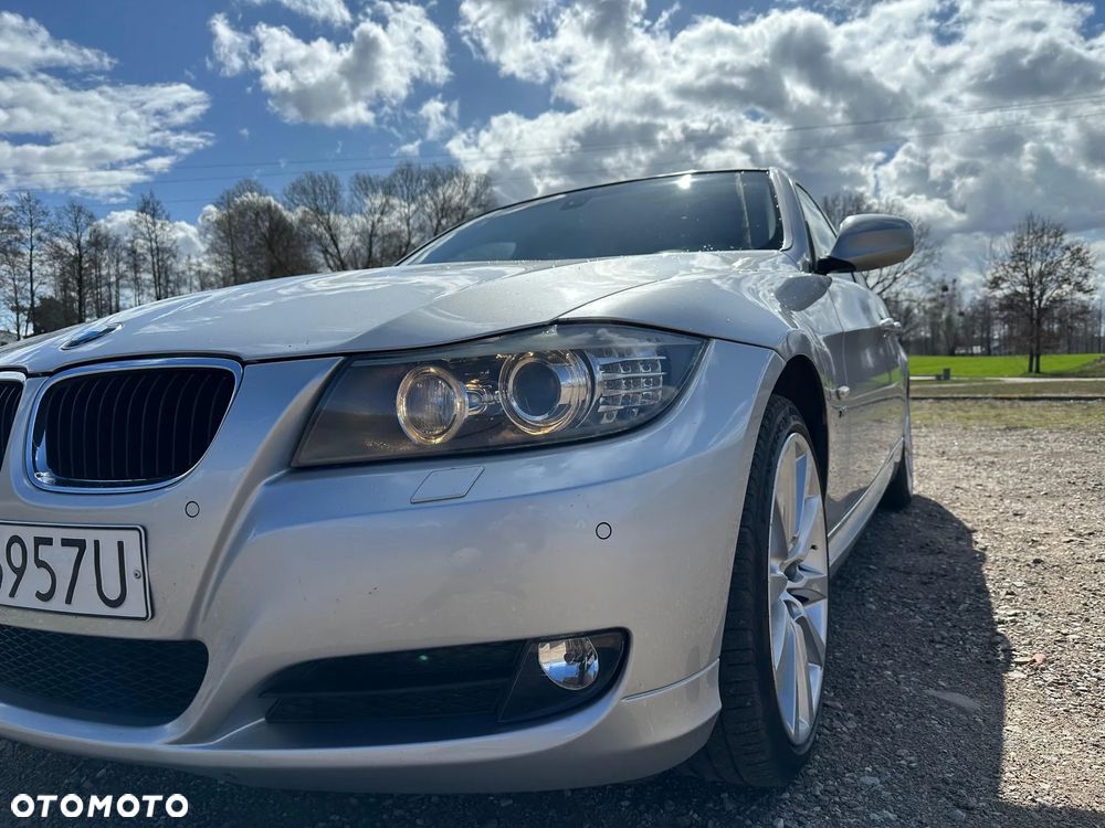BMW Seria 3 320d xDrive DPF - 9