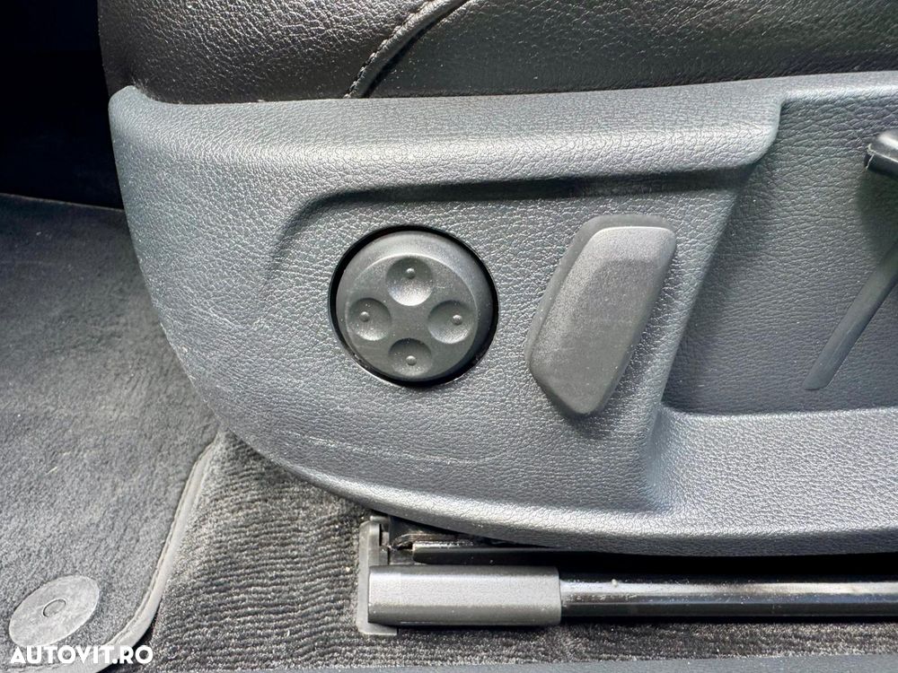 Volkswagen Passat 2.0 TDI Highline - 29