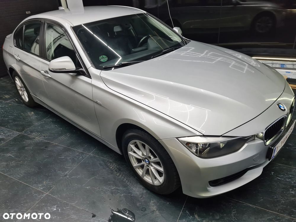 BMW Seria 3 316d Sport Line - 11