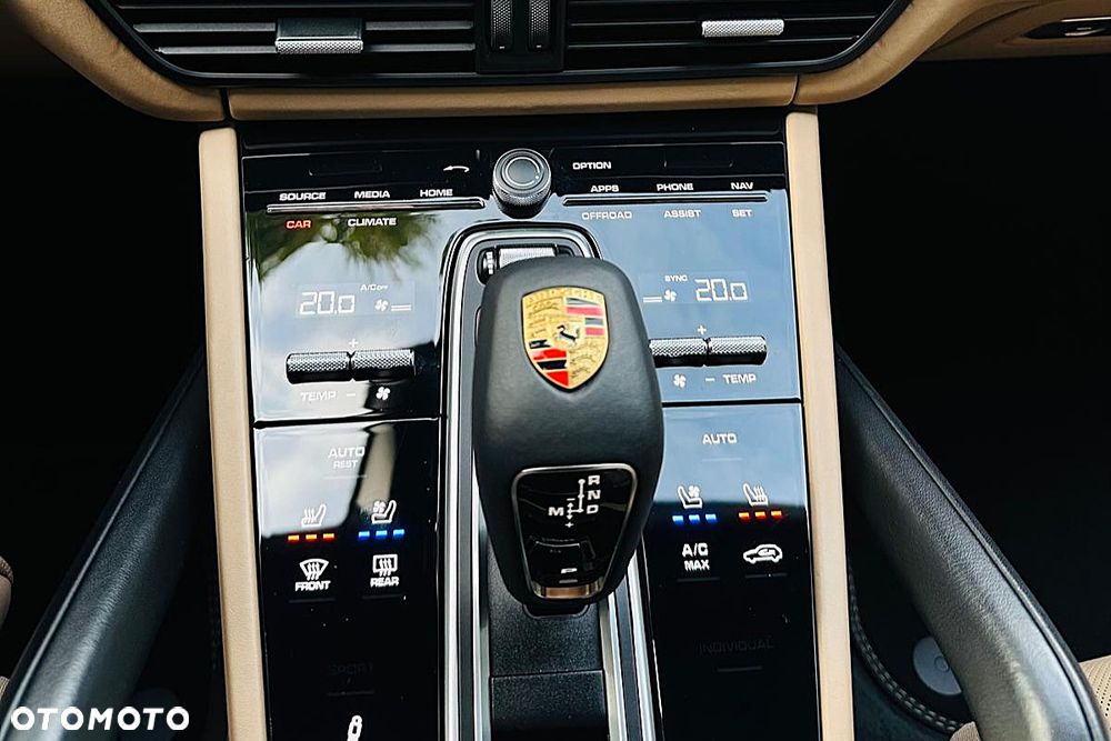 Porsche Cayenne - 18