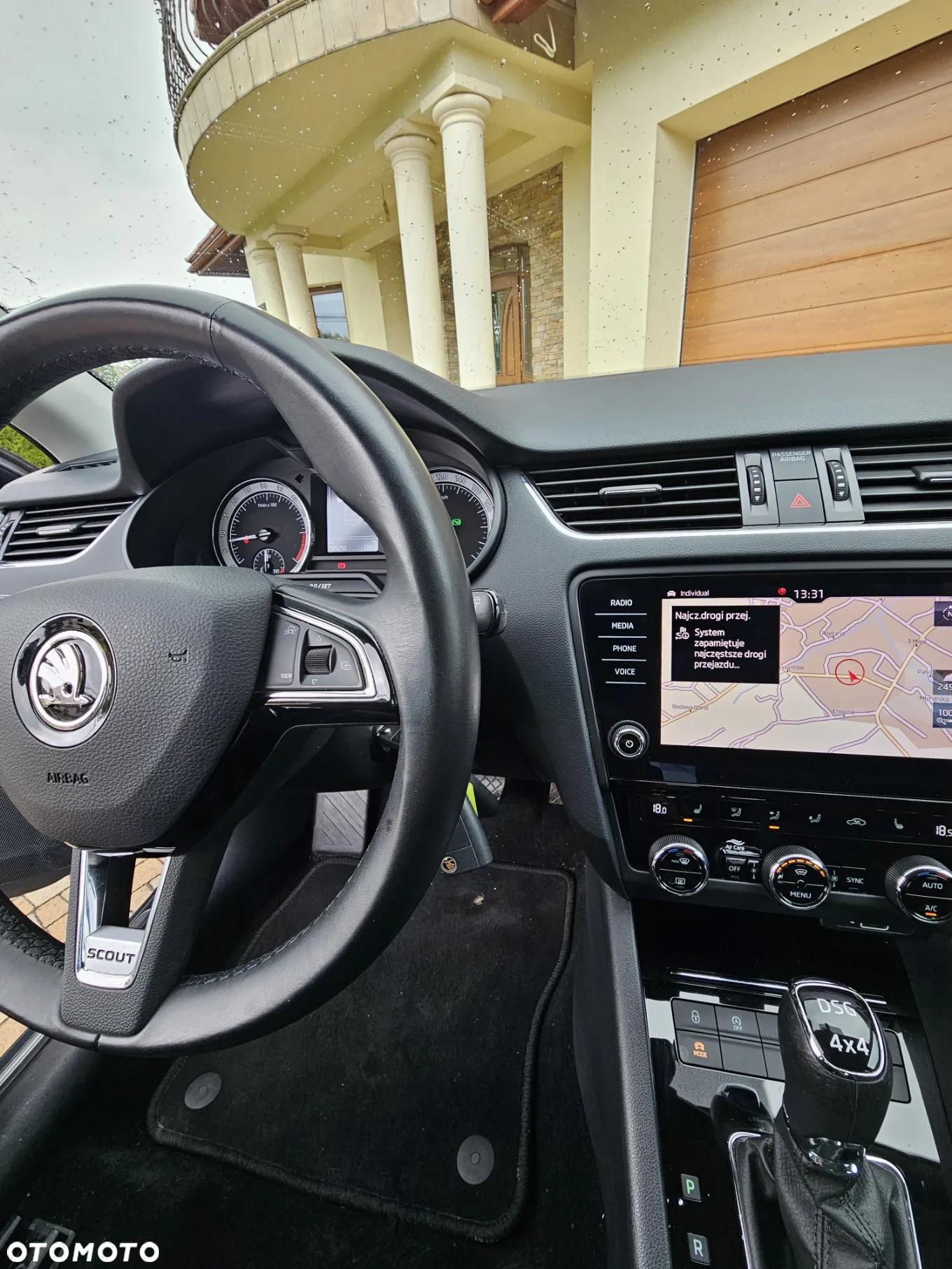 Skoda Octavia Combi 2.0 TDI 4x4 DSG Scout - 38