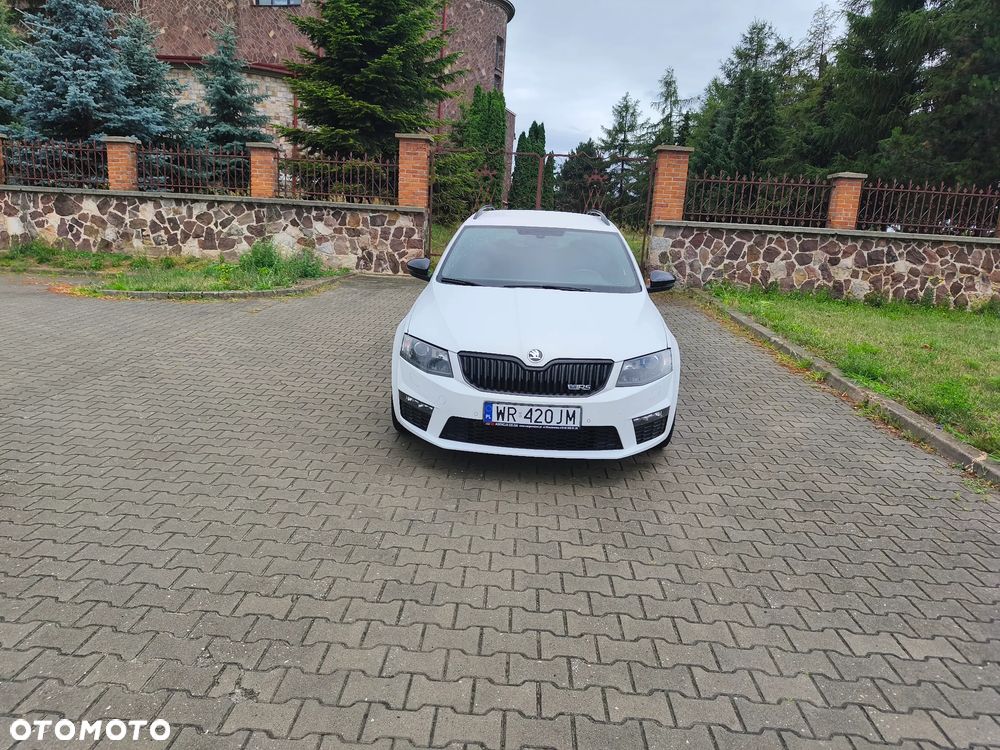 Skoda Octavia 2.0 TDI DSG RS - 3