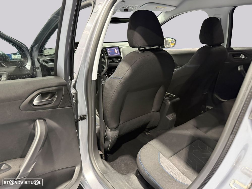 Peugeot 2008 - 18