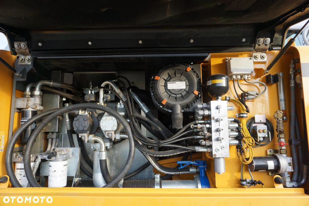 Liebherr R 920 LC - 11