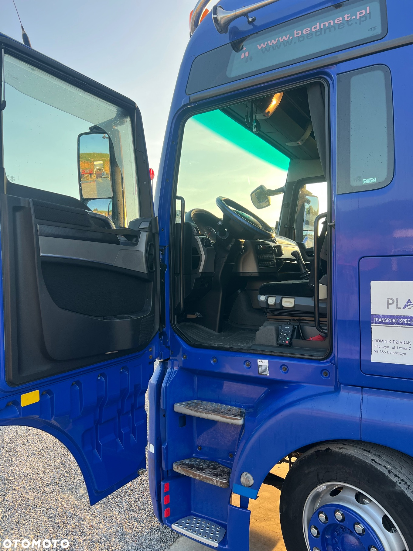 MAN TGX low deck - 3