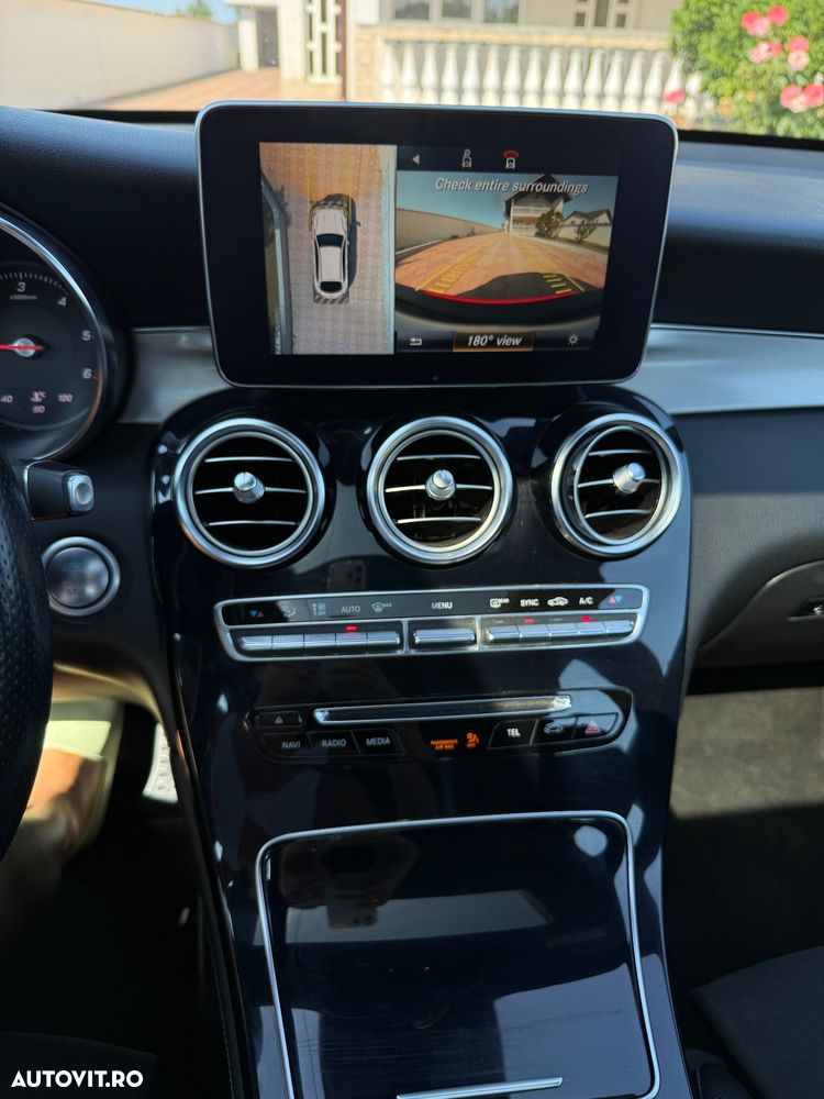 Mercedes-Benz GLC - 11