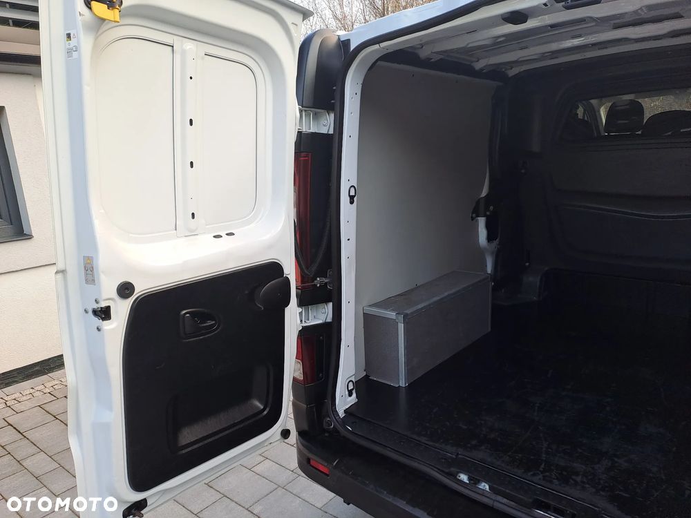 Opel Vivaro - 16