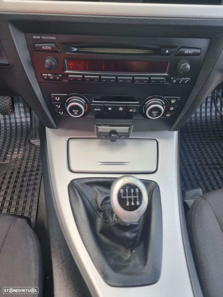 BMW 320 d Touring - 15