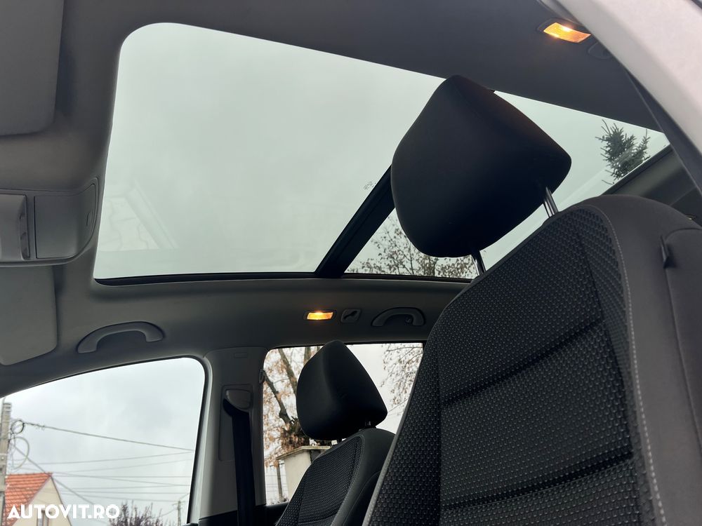 Volkswagen Touran 2.0 TDI Comfortline - 19