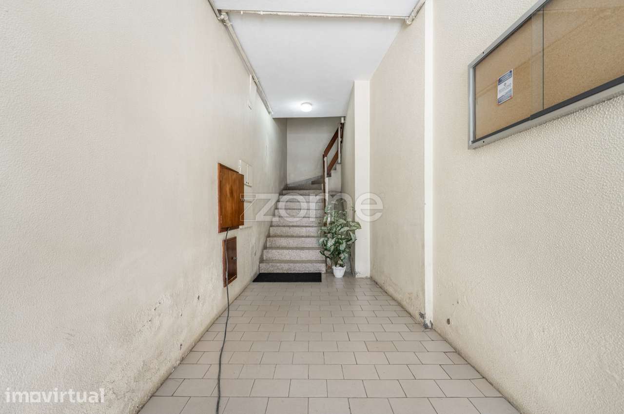 Apartamento T2, renovado, junto à marginal de Esposende - Grande imagem: 3/29