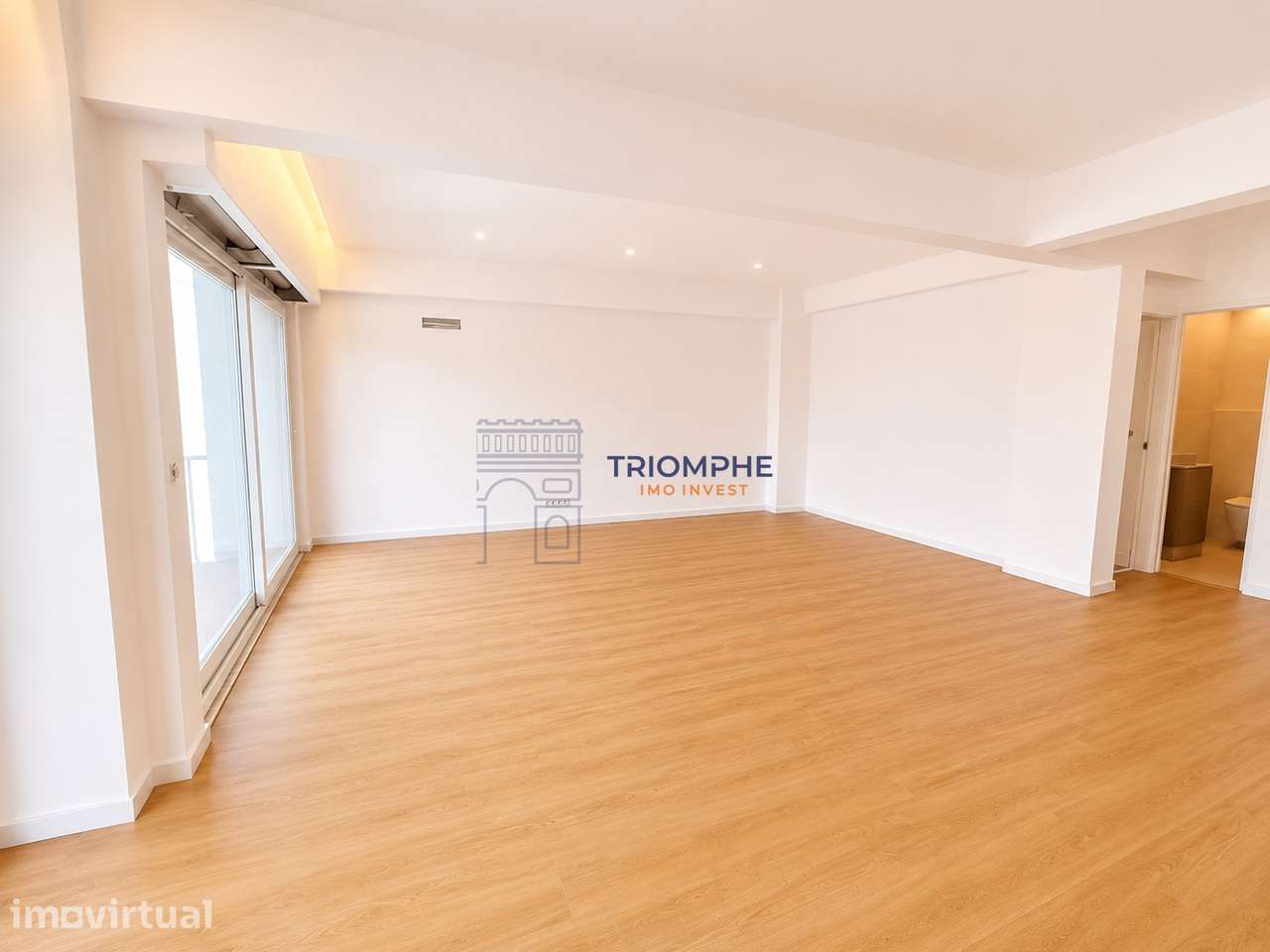 Apartamento T3 totalmente remodelado com duas varandas - Grande imagem: 2/18