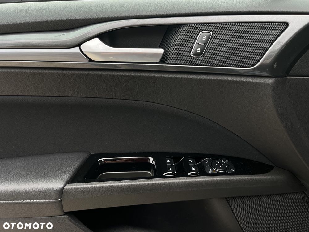 Ford Mondeo 2.0 EcoBlue Titanium - 13