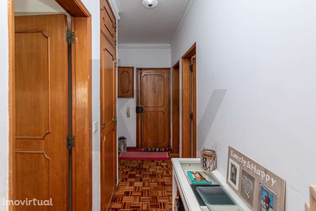 T2 em Sassoeiros: Independência e Luz numa Localização Privilegiada - Grande imagem: 3/34