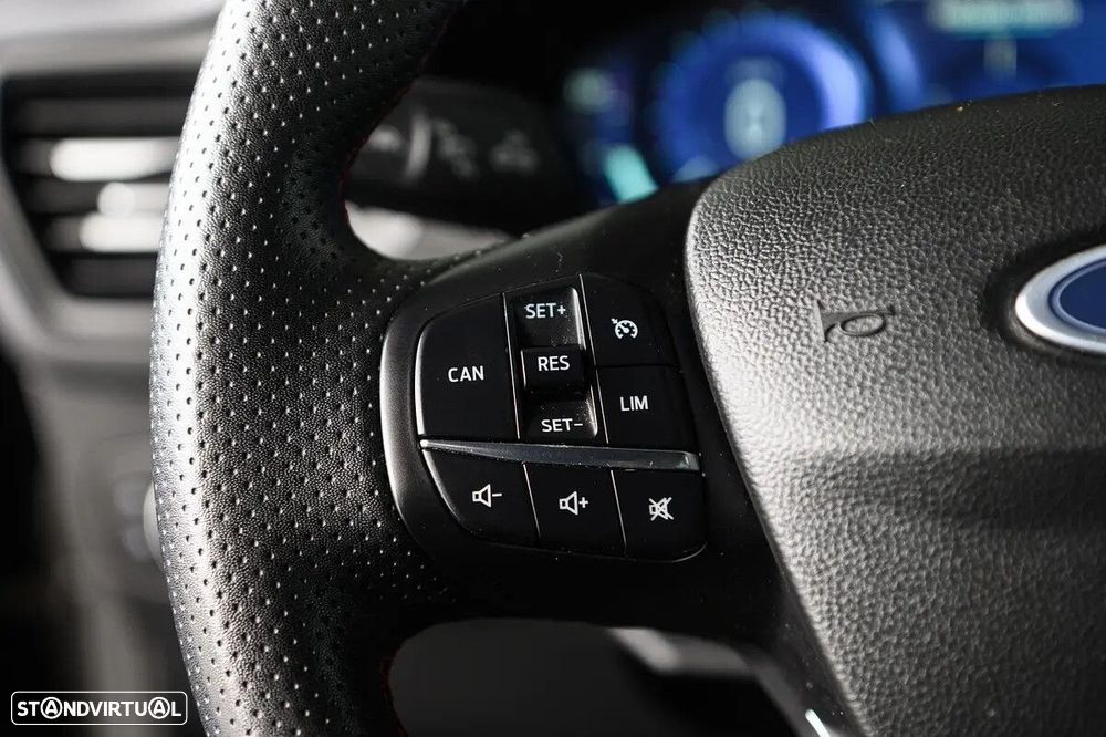 Ford Focus SW 1.0 EcoBoost ST-Line - 34