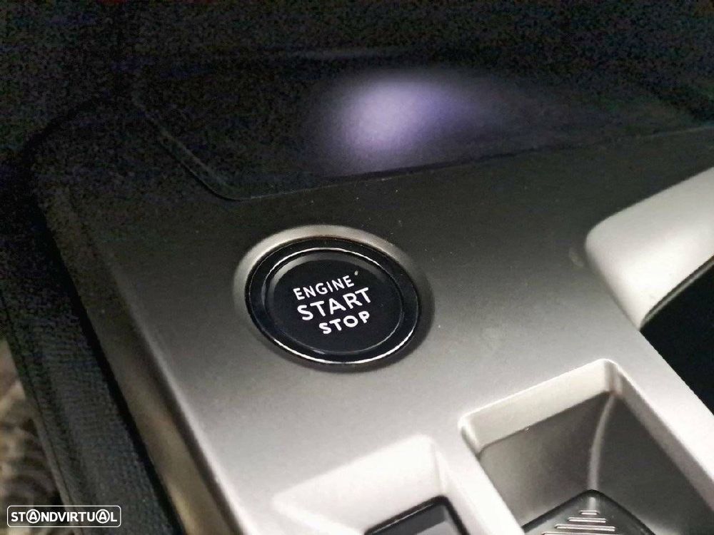 Peugeot 308 1.2 Hybrid Style e-DCS6 - 22