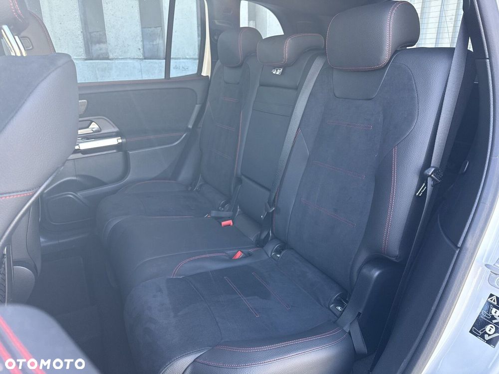 Mercedes-Benz GLB - 25