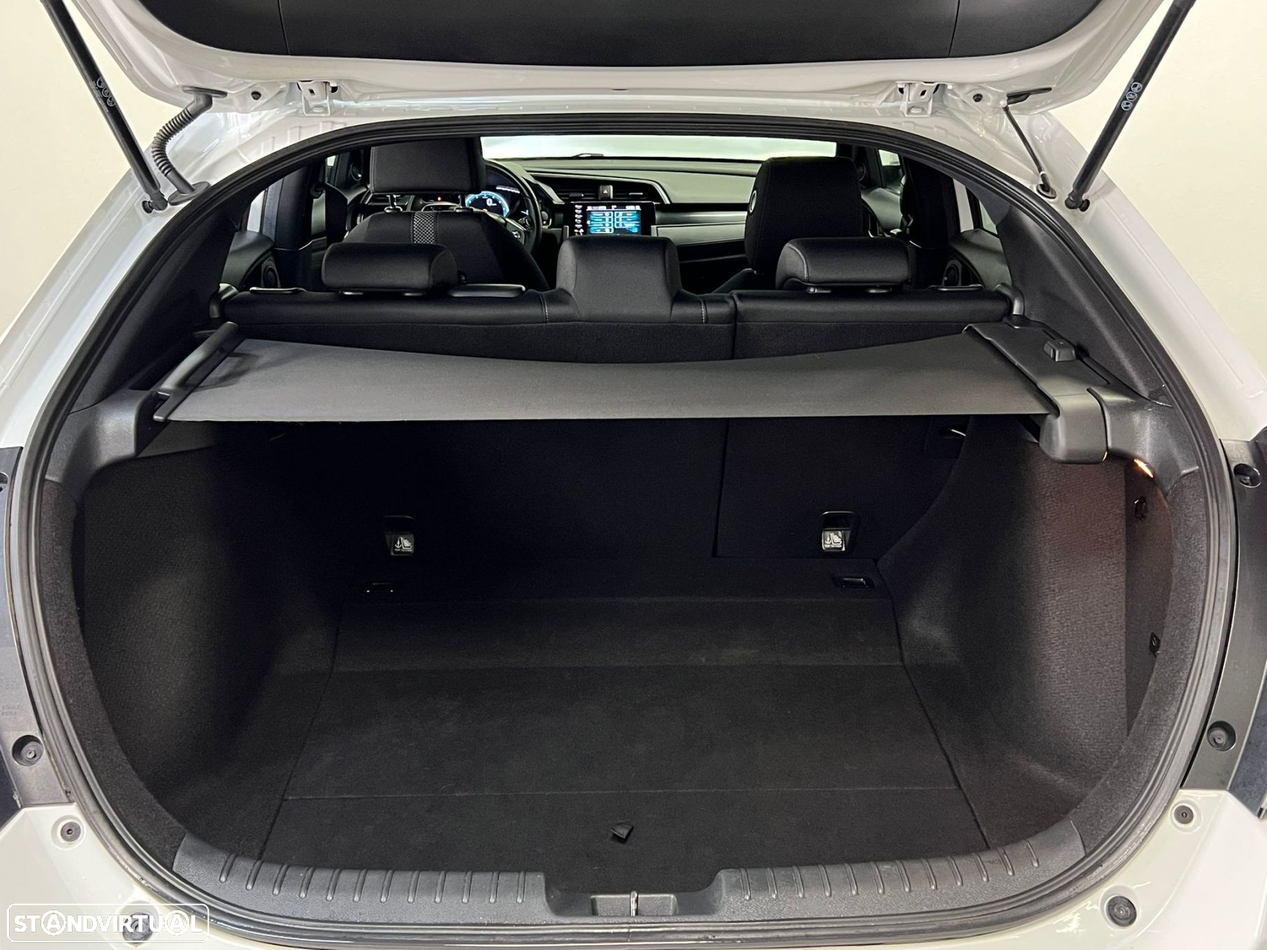 Honda Civic 1.0 i-VTEC Elegance CVT - 17