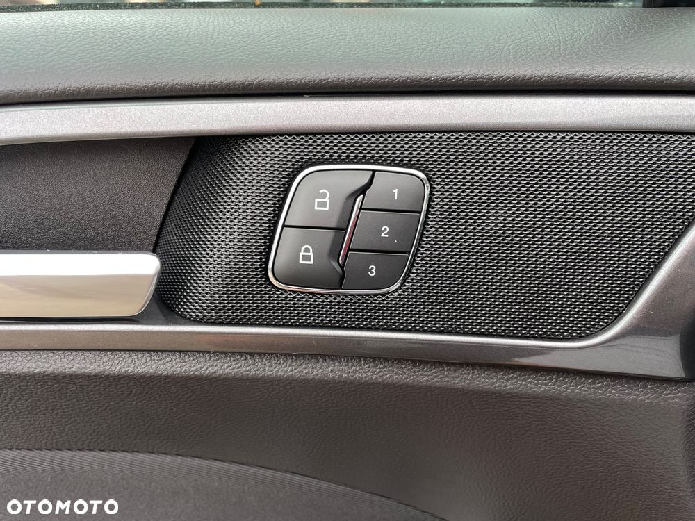 Ford Mondeo - 33