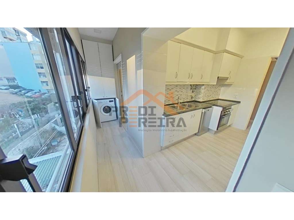 EXCLUSIVO PREDIPEREIRA!
T3 remodelado, situado na Póvoa de Santo A... - Grande imagem: 2/27