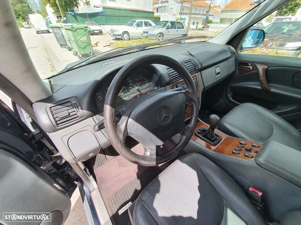 Mercedes-Benz ML 230 Standard - 12