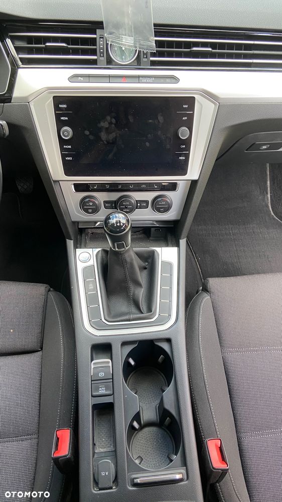 Volkswagen Passat Variant ver-variant-2-0-tdi-scr-business - 8