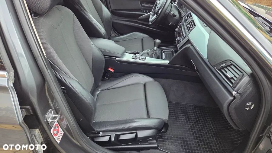 BMW Seria 3 320d Efficient Dynamics Edition Sport Line - 24