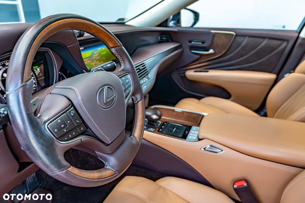 Lexus LS - 22